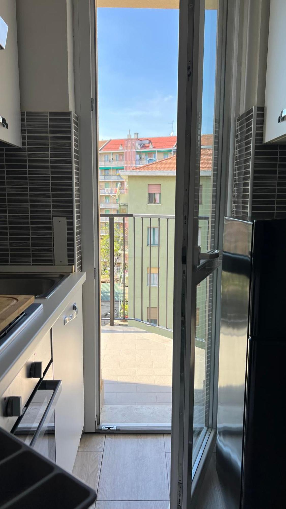 Апартаменти Rafael Milano - 10 Min From Linate Airport, Centrale Fs, Ospedale San Raffaele Екстер'єр фото