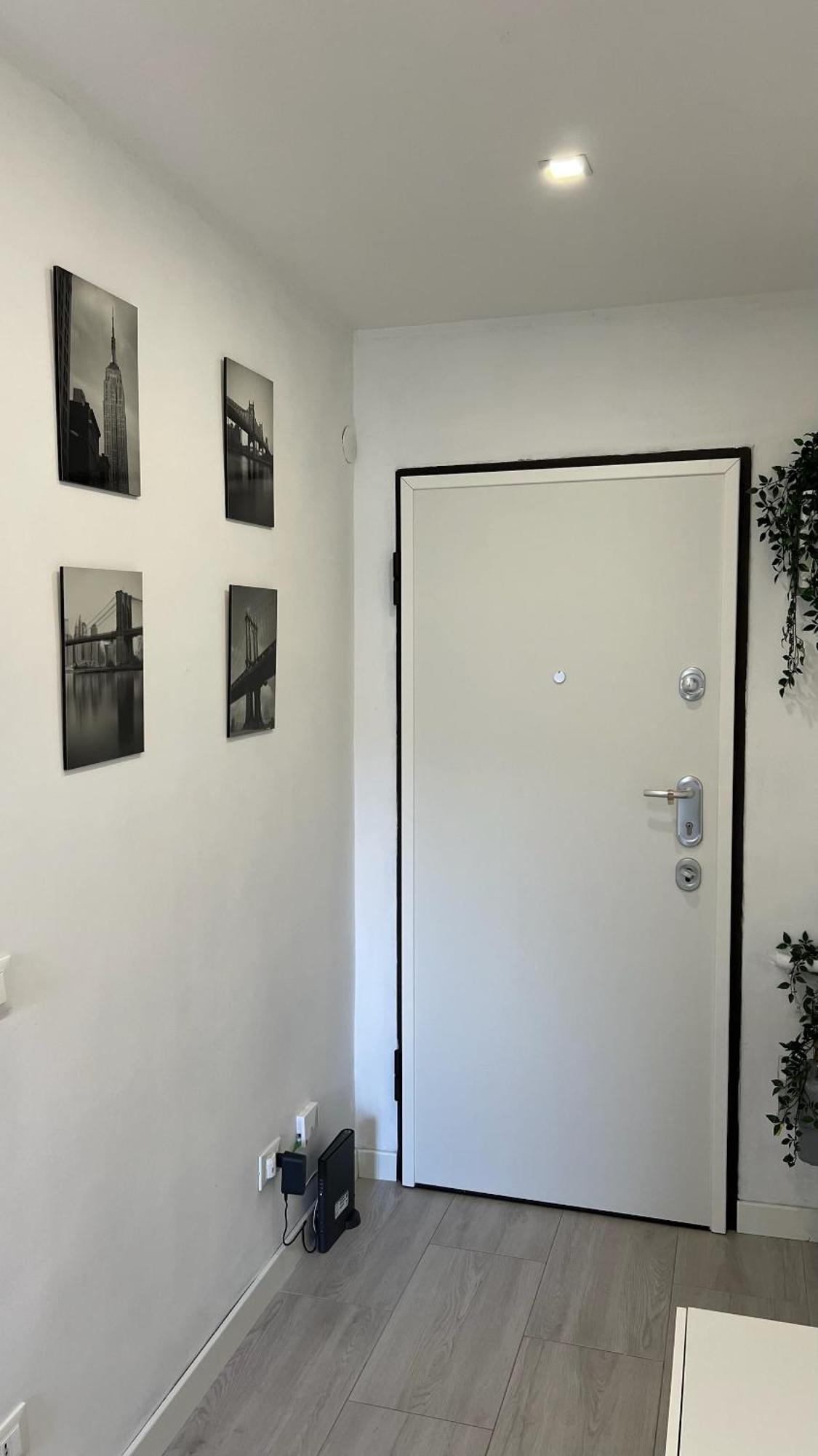 Апартаменти Rafael Milano - 10 Min From Linate Airport, Centrale Fs, Ospedale San Raffaele Екстер'єр фото