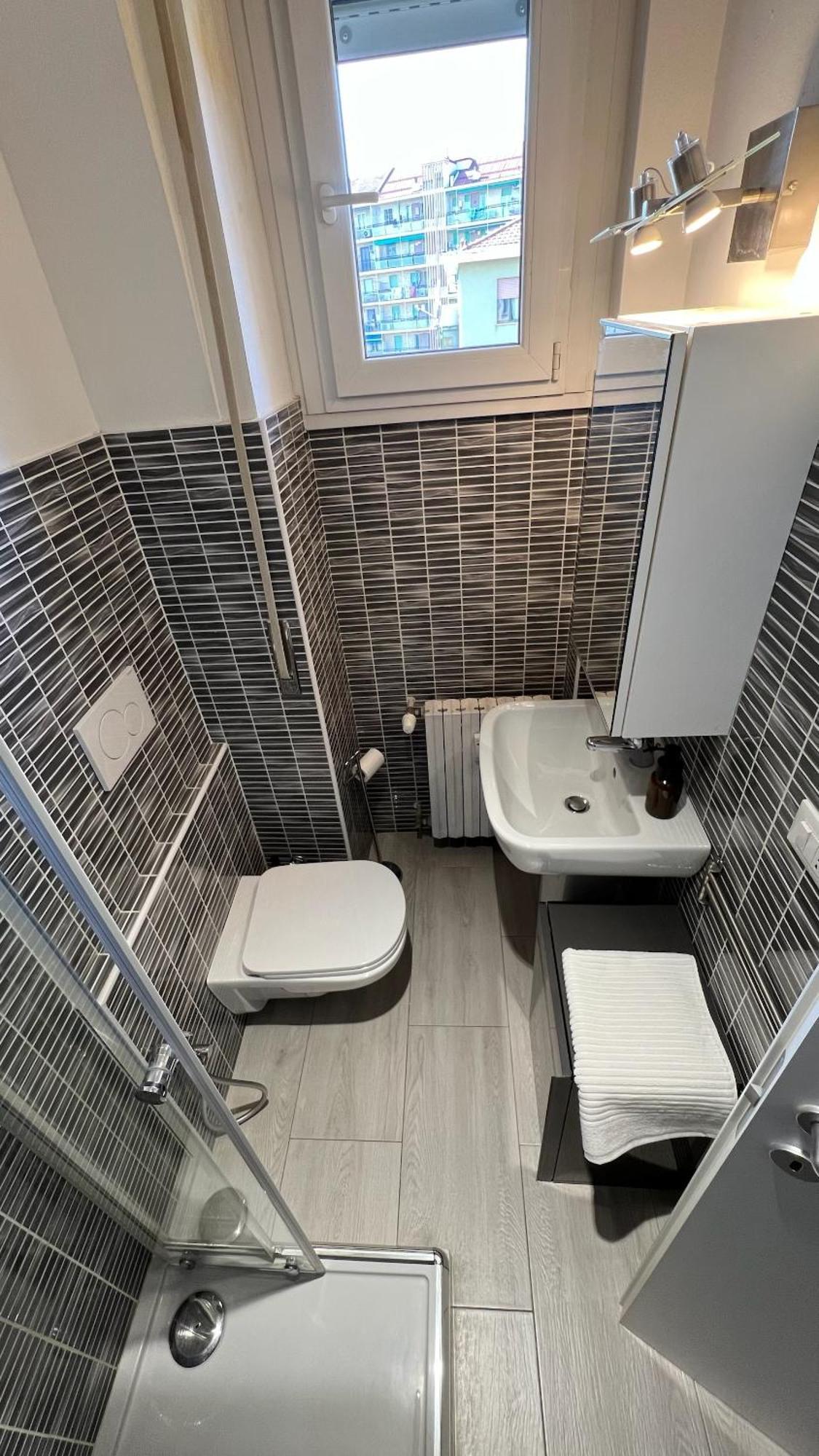 Апартаменти Rafael Milano - 10 Min From Linate Airport, Centrale Fs, Ospedale San Raffaele Екстер'єр фото