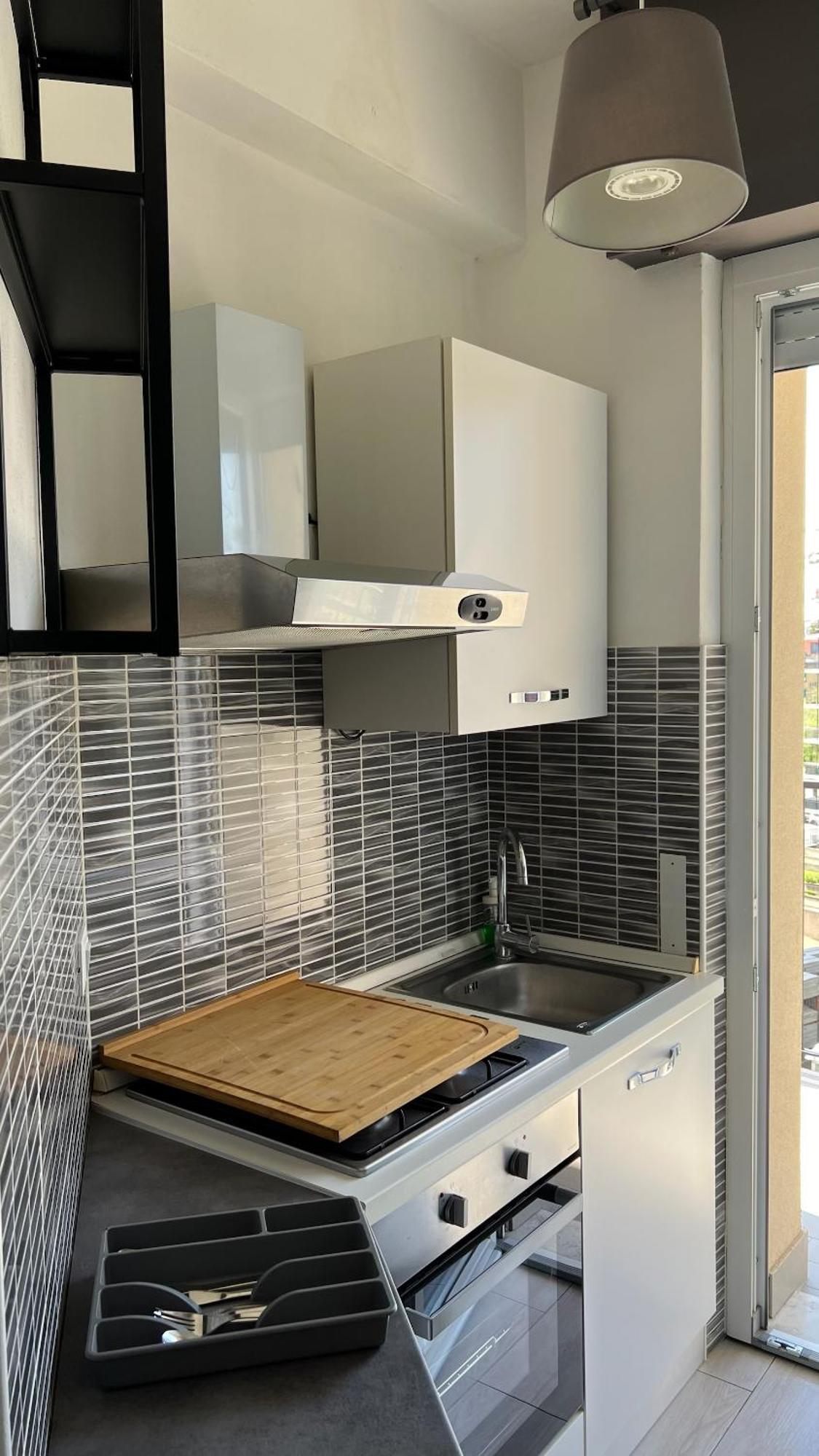 Апартаменти Rafael Milano - 10 Min From Linate Airport, Centrale Fs, Ospedale San Raffaele Екстер'єр фото