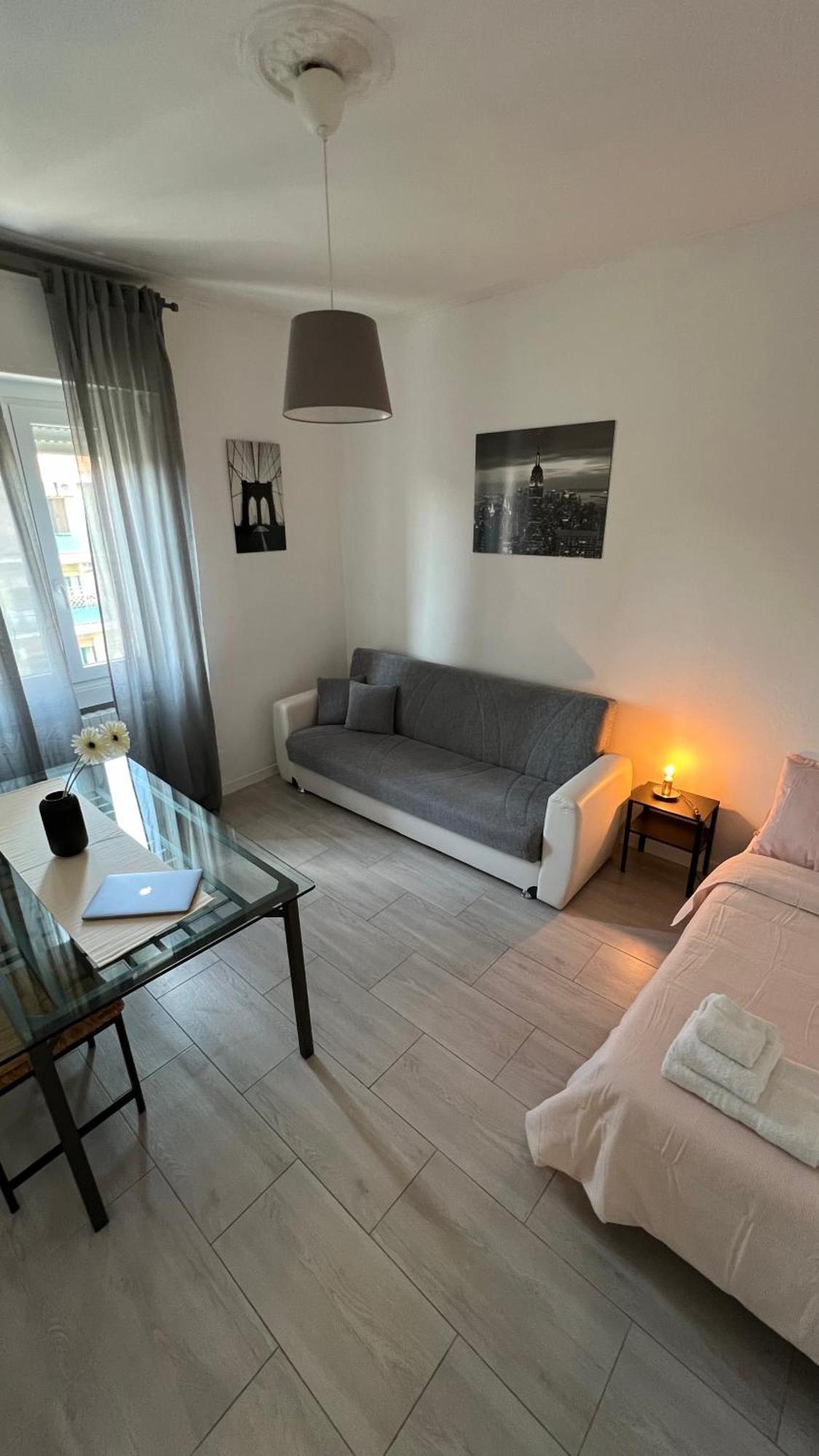 Апартаменти Rafael Milano - 10 Min From Linate Airport, Centrale Fs, Ospedale San Raffaele Екстер'єр фото